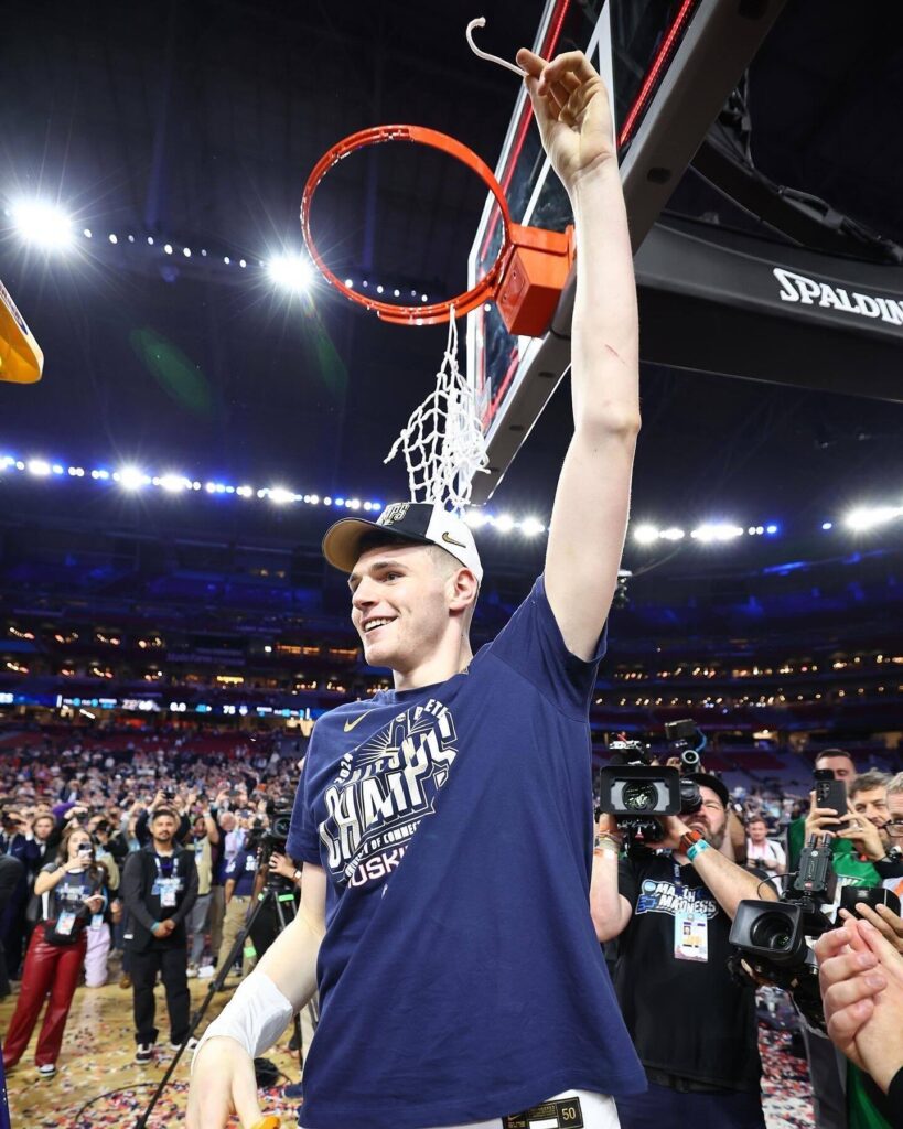 Donovan Clingan Height: How Tall is UConn's Rising Star?