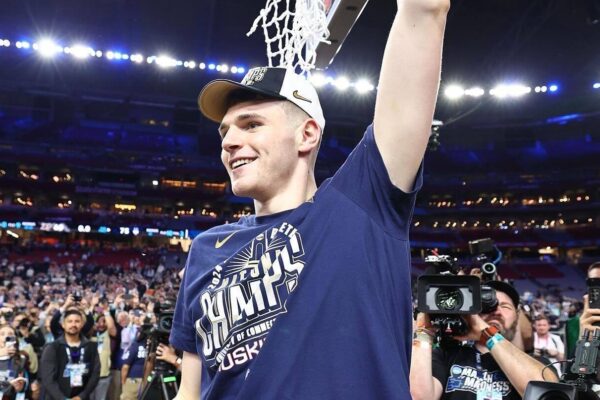 Donovan Clingan Height: How Tall is UConn's Rising Star?