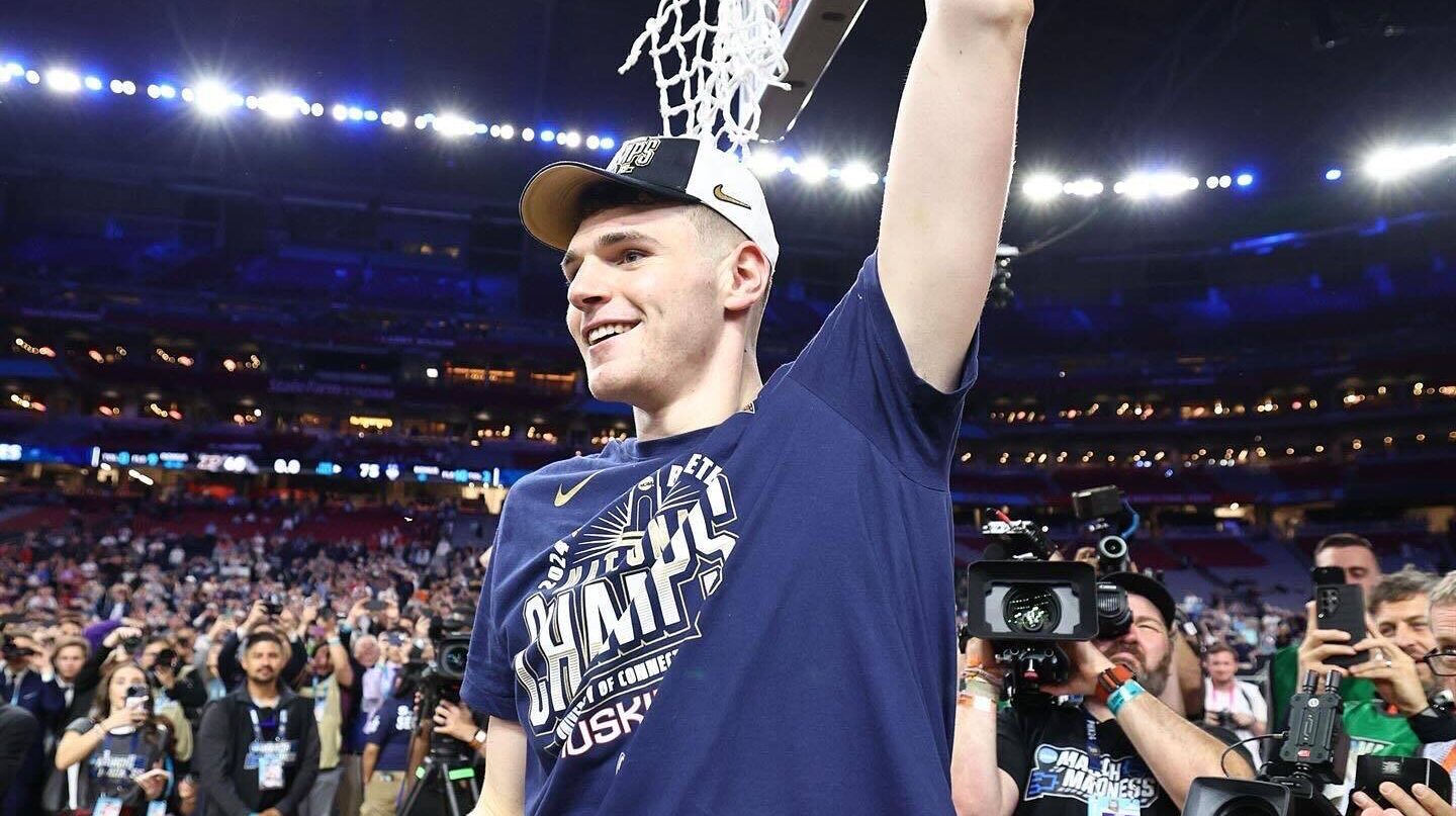 Donovan Clingan Height: How Tall is UConn's Rising Star?